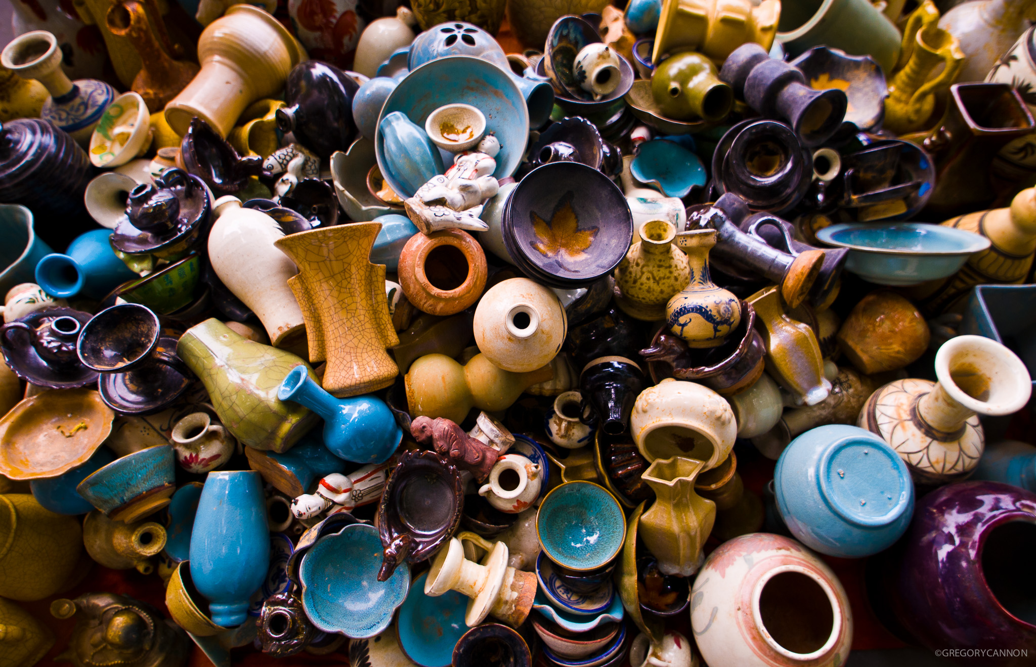 Antiques market pottery
